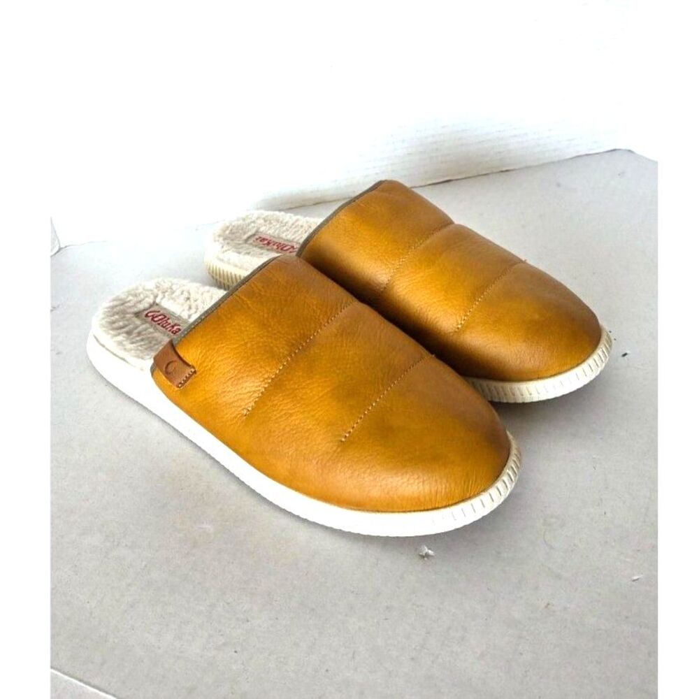 OluKai Mua 'Ili Leather Shearling Slippers Golden Sand Mens Sz 11 CabinCore